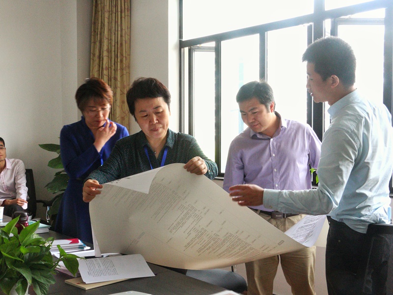 1492593773267033112.jpg 座谈会2.jpg